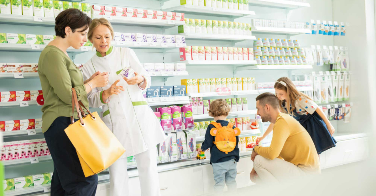 A family shopping in Dr Max